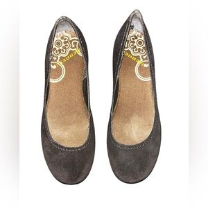 Espresso Brown Suede Merrell Comfort Performance Footwear Size 6